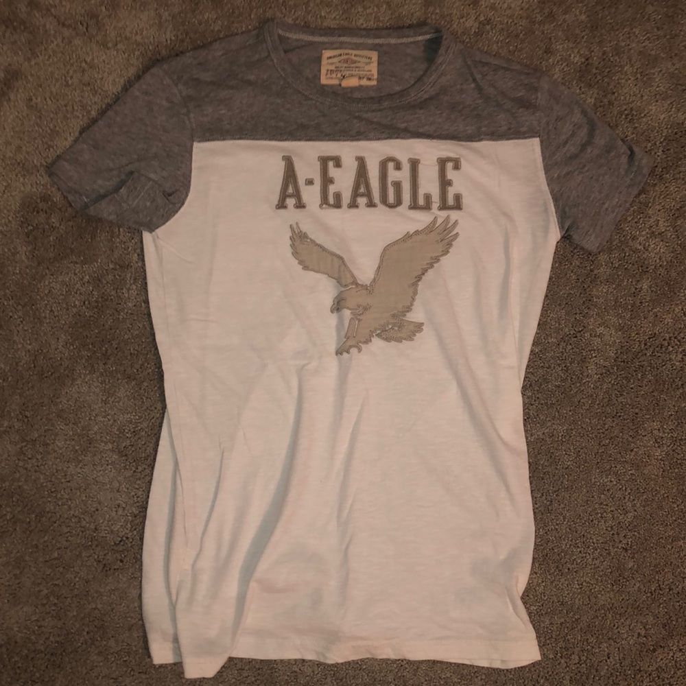 American Eagle T-Shirt | Looks New